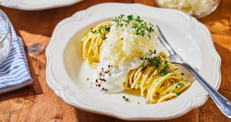 Sajtos tejfölös spagetti